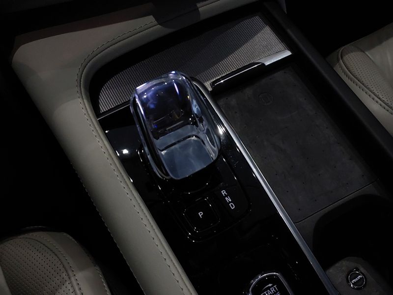 Volvo XC90 2.0 T8 RECHARGE ULTIMATE DARK AWD GEARTRONIC 2022/2023 BETIOLO NOVOS E SEMINOVOS LAJEADO / Carros no Vale