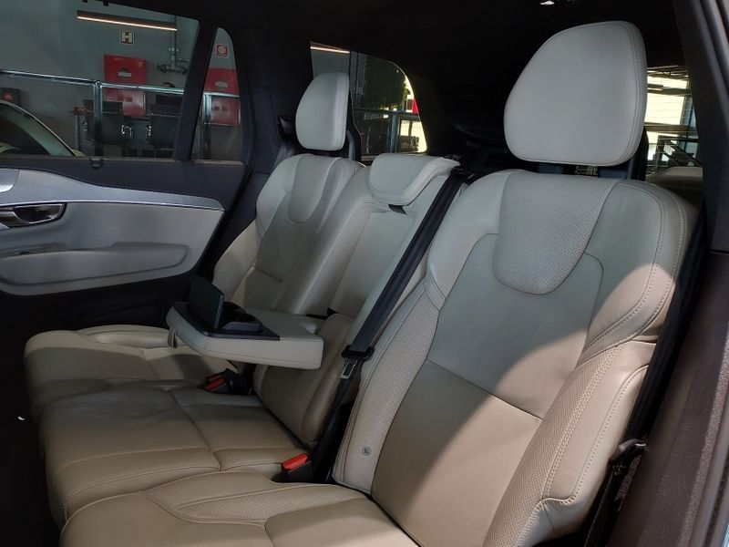 Volvo XC90 2.0 T8 RECHARGE ULTIMATE DARK AWD GEARTRONIC 2022/2023 BETIOLO NOVOS E SEMINOVOS LAJEADO / Carros no Vale