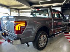 Ford F-150 5.0 V8 GASOLINA CD LARIAT FX4 AUTOMÁTICO 2024/2024 CASTELLAN E TOMAZONI MOTORS CAXIAS DO SUL / Carros no Vale