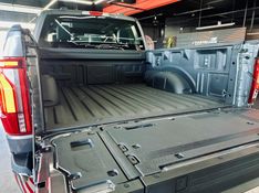 Ford F-150 5.0 V8 GASOLINA CD LARIAT FX4 AUTOMÁTICO 2024/2024 CASTELLAN E TOMAZONI MOTORS CAXIAS DO SUL / Carros no Vale