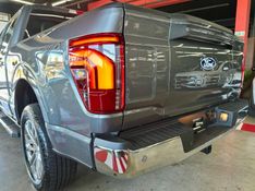 Ford F-150 5.0 V8 GASOLINA CD LARIAT FX4 AUTOMÁTICO 2024/2024 CASTELLAN E TOMAZONI MOTORS CAXIAS DO SUL / Carros no Vale