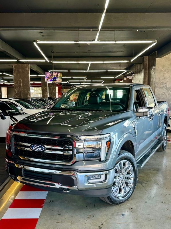 Ford F-150 5.0 V8 GASOLINA CD LARIAT FX4 AUTOMÁTICO 2024/2024 CASTELLAN E TOMAZONI MOTORS CAXIAS DO SUL / Carros no Vale