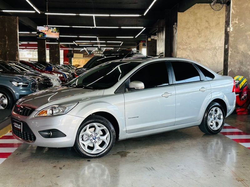 Ford FOCUS 2.0 TITANIUM SEDAN 16V FLEX 4P AUTOMÁTICO 2010/2011 CASTELLAN E TOMAZONI MOTORS CAXIAS DO SUL / Carros no Vale