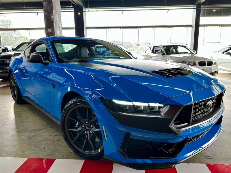 Ford MUSTANG 5.0 V8 GASOLINA DARK HORSE SELECTSHIFT 2025/2025 CASTELLAN E TOMAZONI MOTORS CAXIAS DO SUL / Carros no Vale