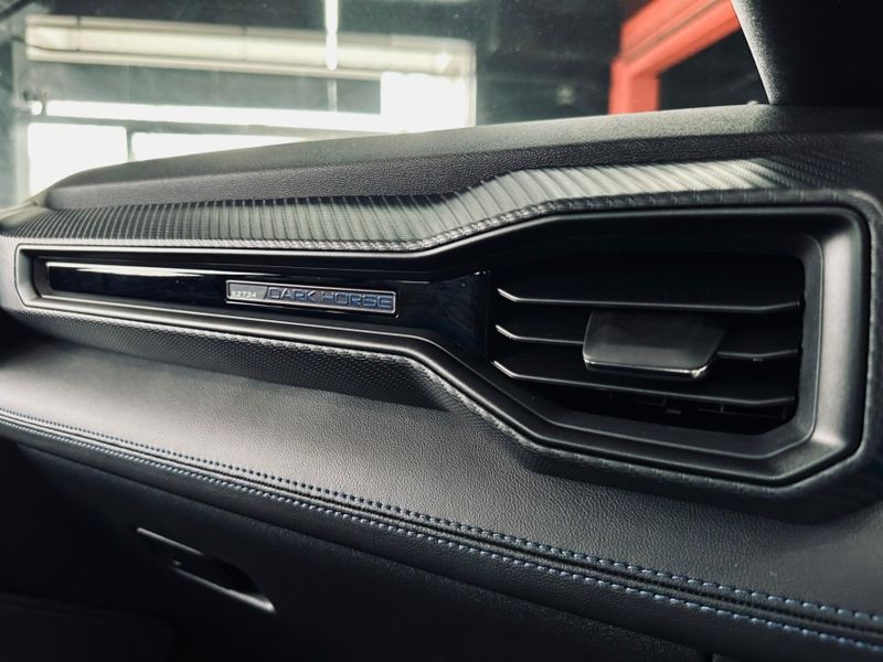 Ford MUSTANG 5.0 V8 GASOLINA DARK HORSE SELECTSHIFT 2025/2025 CASTELLAN E TOMAZONI MOTORS CAXIAS DO SUL / Carros no Vale