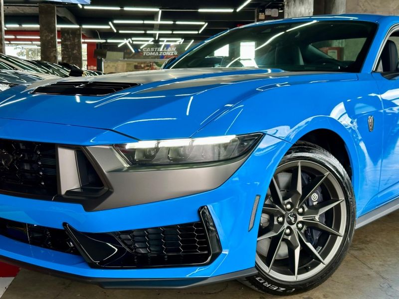 Ford MUSTANG 5.0 V8 GASOLINA DARK HORSE SELECTSHIFT 2025/2025 CASTELLAN E TOMAZONI MOTORS CAXIAS DO SUL / Carros no Vale