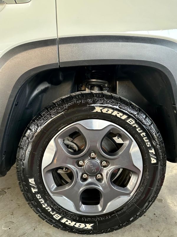 JEEP RENEGADE 1.8 16V FLEX 4P AUTOMÁTICO 2020/2020 CASTELLAN E TOMAZONI MOTORS CAXIAS DO SUL / Carros no Vale