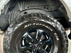 Mitsubishi L200 TRITON 3.2 HPE 4X4 CD 16V TURBO INTERCOOLER DIESEL 4P AUTOMÁTICO 2013/2013 CASTELLAN E TOMAZONI MOTORS CAXIAS DO SUL / Carros no Vale