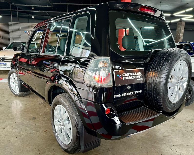 Mitsubishi PAJERO TR4 2.0 4X4 16V 140CV FLEX 4P AUTOMÁTICO 2010/2011 CASTELLAN E TOMAZONI MOTORS CAXIAS DO SUL / Carros no Vale