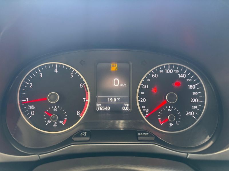 Volkswagen FOX 1.6 MSI TOTAL FLEX XTREME 4P MANUAL 2020/2021 DRSUL SEMINOVOS CAXIAS DO SUL – LAJEADO – SANTA CRUZ DO SUL / Carros no Vale