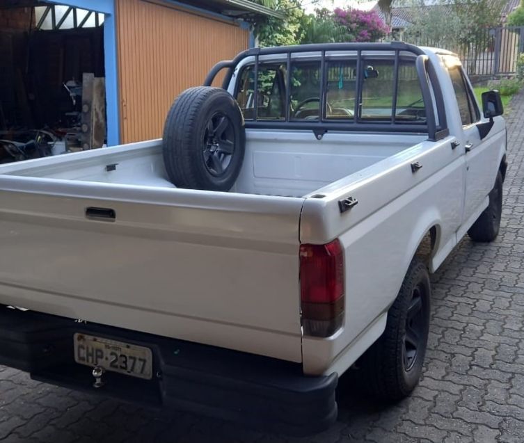 Ford F-1000 2.5 XLT 4X2 CS 8V TURBO DIESEL 2P MANUAL 1996/1997 CAMINHÕES & CAMIONETAS PASSO FUNDO / Carros no Vale