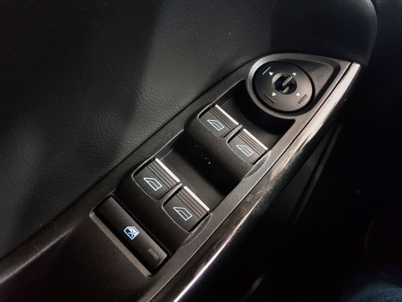 Ford FOCUS 2.0 TITANIUM 16V FLEX 4P POWERSHIFT 2015/2016 ADVANT AUTOMÓVEIS CAXIAS DO SUL / Carros no Vale