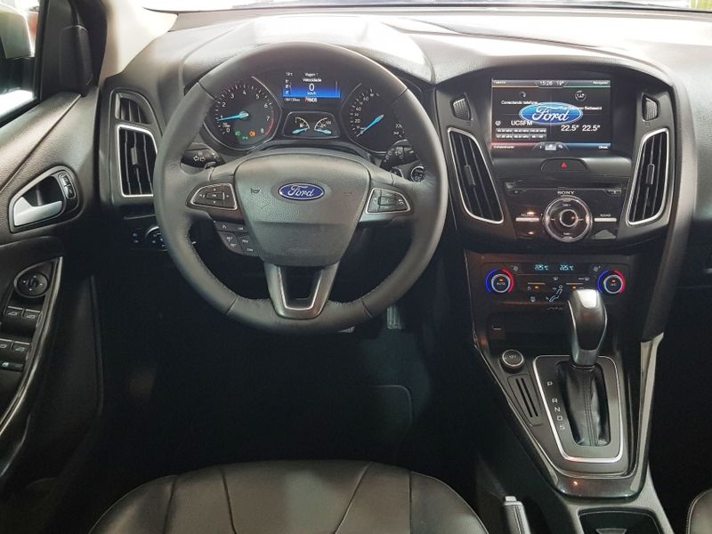 Ford FOCUS 2.0 TITANIUM 16V FLEX 4P POWERSHIFT 2015/2016 ADVANT AUTOMÓVEIS CAXIAS DO SUL / Carros no Vale