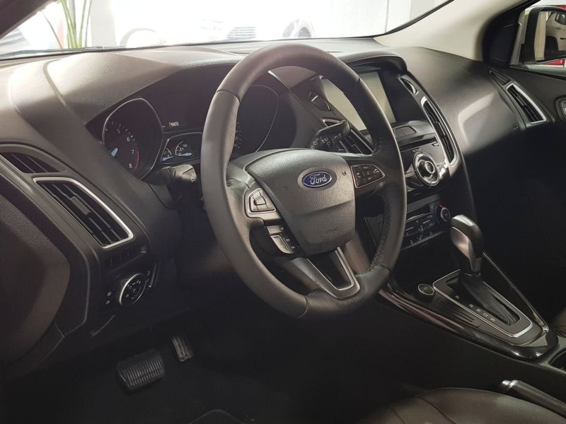 Ford FOCUS 2.0 TITANIUM 16V FLEX 4P POWERSHIFT 2015/2016 ADVANT AUTOMÓVEIS CAXIAS DO SUL / Carros no Vale
