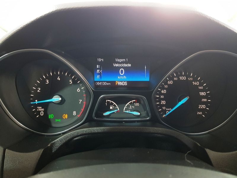 Ford FOCUS 2.0 TITANIUM 16V FLEX 4P POWERSHIFT 2015/2016 ADVANT AUTOMÓVEIS CAXIAS DO SUL / Carros no Vale