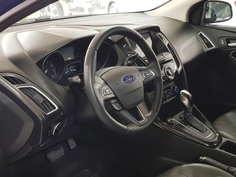 Ford FOCUS 2.0 TITANIUM PLUS FASTBACK 16V FLEX 4P POWERSHIFT 2016/2017 ADVANT AUTOMÓVEIS CAXIAS DO SUL / Carros no Vale