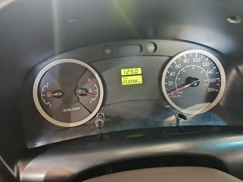 Hyundai HR 2.5 TCI Diesel Plataforma 2013/2014 CAMINHÕES & CAMIONETAS PASSO FUNDO / Carros no Vale