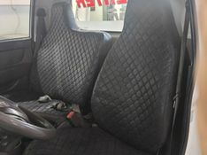 Hyundai HR 2.5 TCI Diesel Plataforma 2013/2014 CAMINHÕES & CAMIONETAS PASSO FUNDO / Carros no Vale