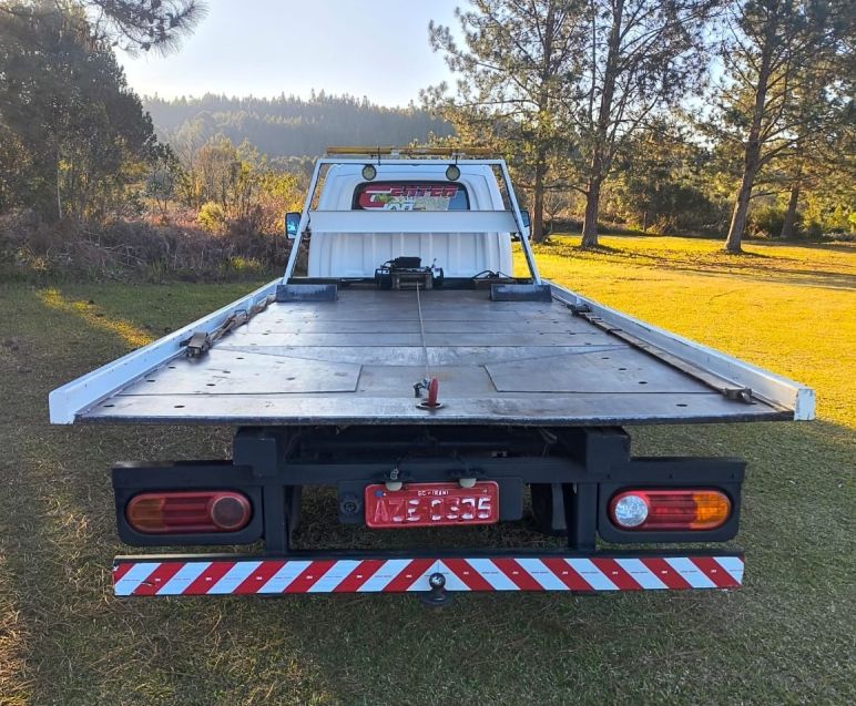 Hyundai HR 2.5 TCI Diesel Plataforma 2013/2014 CAMINHÕES & CAMIONETAS PASSO FUNDO / Carros no Vale
