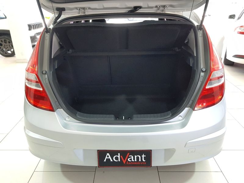 Hyundai I30 2.0 MPFI GLS 16V GASOLINA 4P MANUAL 2011/2012 ADVANT AUTOMÓVEIS CAXIAS DO SUL / Carros no Vale