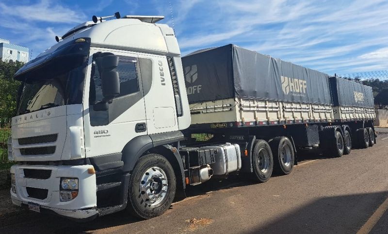 Iveco Stralis 480 STRALIS 800-S44T TB 6×4 + Bi Trem 2013 2013/2013 CAMINHÕES & CAMIONETAS PASSO FUNDO / Carros no Vale