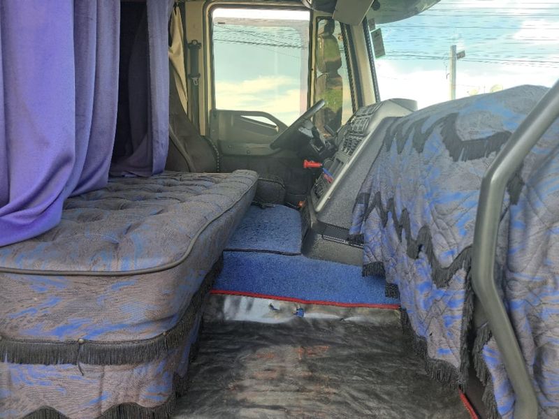 Iveco Stralis 480 STRALIS 800-S44T TB 6×4 + Bi Trem 2013 2013/2013 CAMINHÕES & CAMIONETAS PASSO FUNDO / Carros no Vale