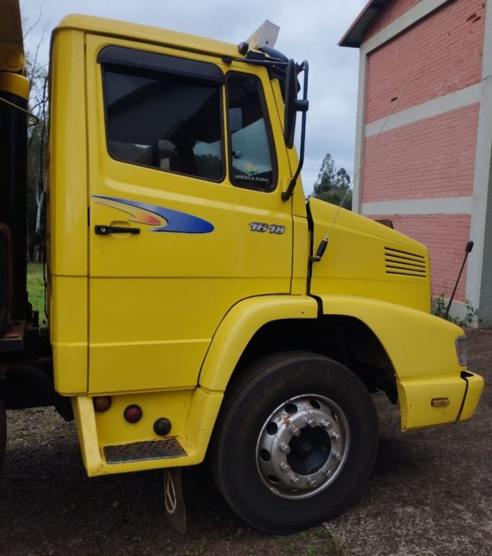 Mercedes-Benz 1618 L-1618 3-Eixos 2p Caçamba 1995/1995 CAMINHÕES & CAMIONETAS PASSO FUNDO / Carros no Vale