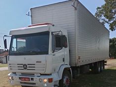 Mercedes-Benz 1720 3-Eixos 2p Baú 10,50 Mt 2003/2003 CAMINHÕES & CAMIONETAS PASSO FUNDO / Carros no Vale
