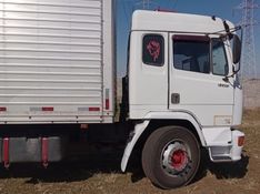 Mercedes-Benz 1720 3-Eixos 2p Baú 10,50 Mt 2003/2003 CAMINHÕES & CAMIONETAS PASSO FUNDO / Carros no Vale
