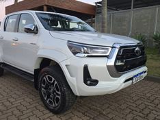 Toyota HILUX 2.8 D-4D TURBO DIESEL CD SRX PLUS 4X4 AUTOMÁTICO 2024/2024 CAMINHÕES & CAMIONETAS PASSO FUNDO / Carros no Vale