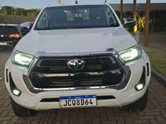 Toyota HILUX 2.8 D-4D TURBO DIESEL CD SRX PLUS 4X4 AUTOMÁTICO 2024/2024 CAMINHÕES & CAMIONETAS PASSO FUNDO / Carros no Vale