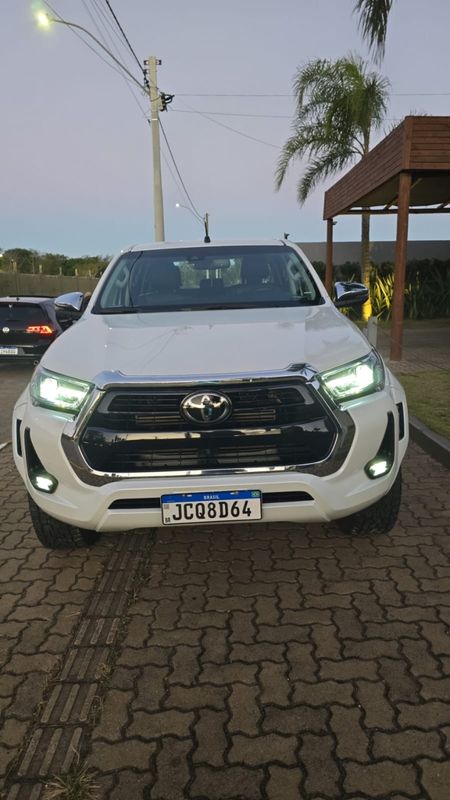 Toyota HILUX 2.8 D-4D TURBO DIESEL CD SRX PLUS 4X4 AUTOMÁTICO 2024/2024 CAMINHÕES & CAMIONETAS PASSO FUNDO / Carros no Vale