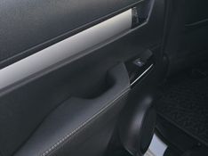 Toyota HILUX 2.8 D-4D TURBO DIESEL CD SRX PLUS 4X4 AUTOMÁTICO 2024/2024 CAMINHÕES & CAMIONETAS PASSO FUNDO / Carros no Vale