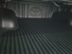 Toyota HILUX 2.8 D-4D TURBO DIESEL CD SRX PLUS 4X4 AUTOMÁTICO 2024/2024 CAMINHÕES & CAMIONETAS PASSO FUNDO / Carros no Vale