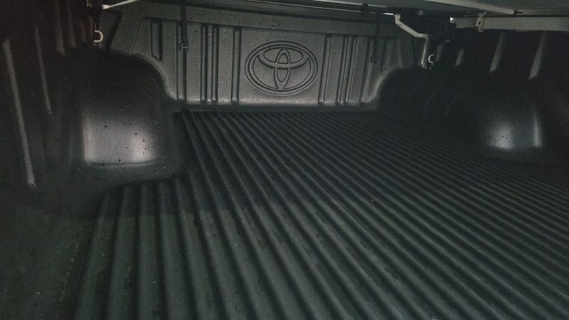 Toyota HILUX 2.8 D-4D TURBO DIESEL CD SRX PLUS 4X4 AUTOMÁTICO 2024/2024 CAMINHÕES & CAMIONETAS PASSO FUNDO / Carros no Vale