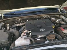 Toyota HILUX 2.8 D-4D TURBO DIESEL CD SRX PLUS 4X4 AUTOMÁTICO 2024/2024 CAMINHÕES & CAMIONETAS PASSO FUNDO / Carros no Vale
