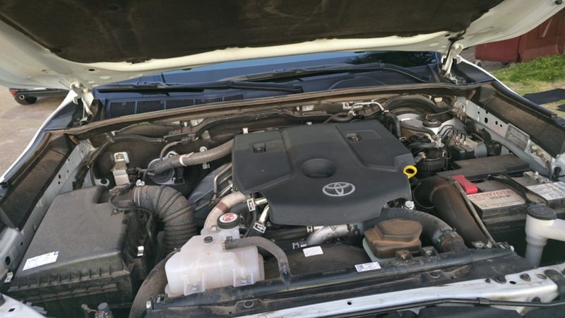 Toyota HILUX 2.8 D-4D TURBO DIESEL CD SRX PLUS 4X4 AUTOMÁTICO 2024/2024 CAMINHÕES & CAMIONETAS PASSO FUNDO / Carros no Vale