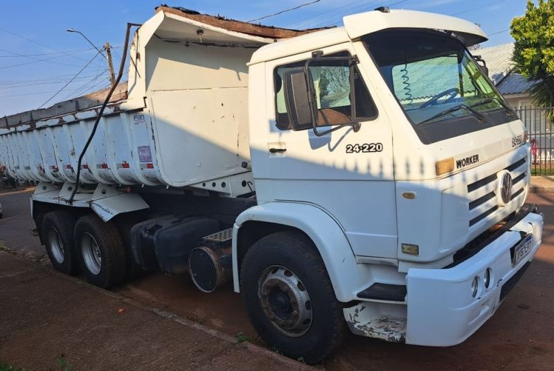 Volkswagen 24220 VW 24-220 Worker T 3-Eixos 2pCaçamba 2007/2007 CAMINHÕES & CAMIONETAS PASSO FUNDO / Carros no Vale