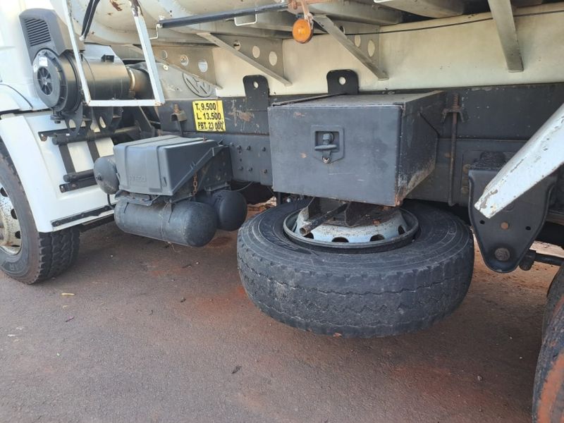 Volkswagen 24220 VW 24-220 Worker T 3-Eixos 2pCaçamba 2007/2007 CAMINHÕES & CAMIONETAS PASSO FUNDO / Carros no Vale