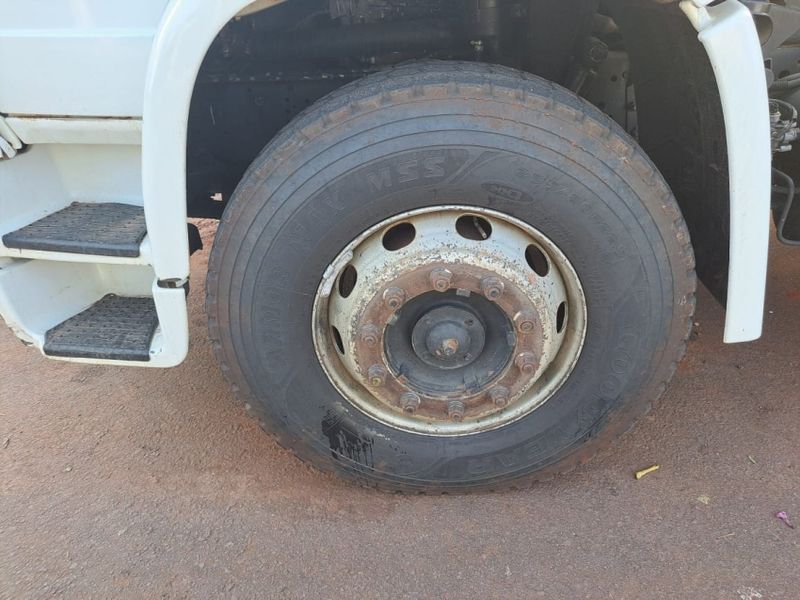 Volkswagen 24220 VW 24-220 Worker T 3-Eixos 2pCaçamba 2007/2007 CAMINHÕES & CAMIONETAS PASSO FUNDO / Carros no Vale