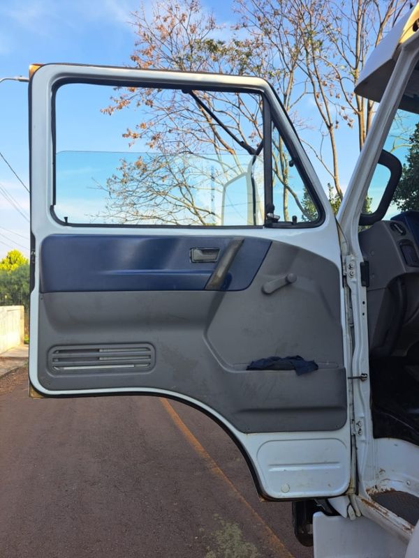 Volkswagen 24220 VW 24-220 Worker T 3-Eixos 2pCaçamba 2007/2007 CAMINHÕES & CAMIONETAS PASSO FUNDO / Carros no Vale