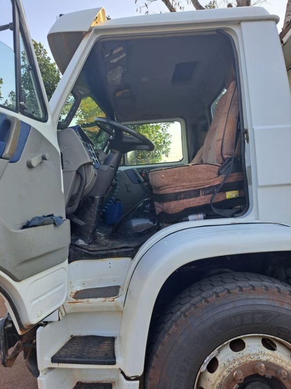 Volkswagen 24220 VW 24-220 Worker T 3-Eixos 2pCaçamba 2007/2007 CAMINHÕES & CAMIONETAS PASSO FUNDO / Carros no Vale
