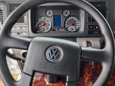 Volkswagen 24.330 8×2 24-330 E Constel 8×2 Câmara Fria 2014/2014 CAMINHÕES & CAMIONETAS PASSO FUNDO / Carros no Vale