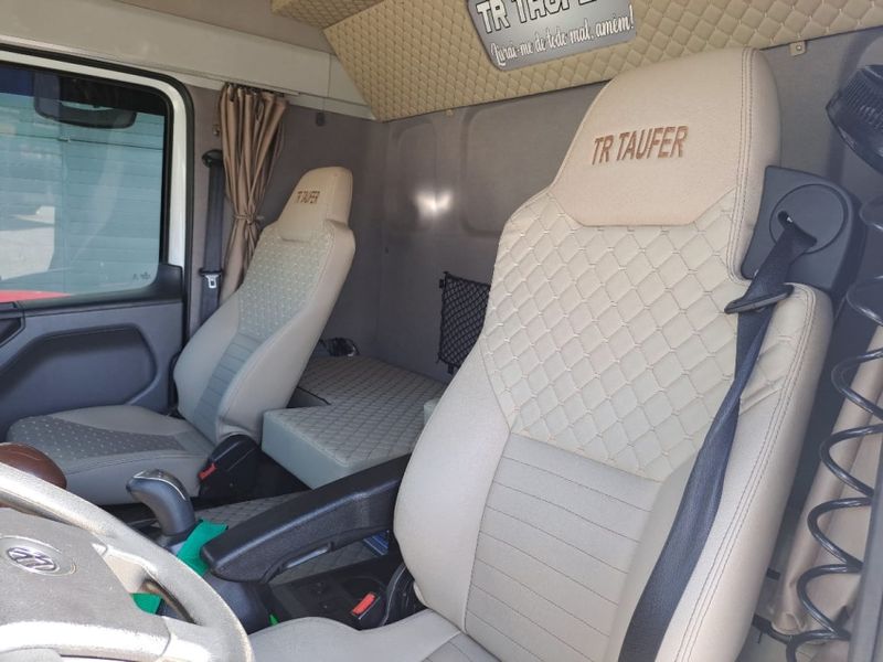 Volkswagen 30-330 Constellation 8×2 Caçamba 2022/2023 CAMINHÕES & CAMIONETAS PASSO FUNDO / Carros no Vale