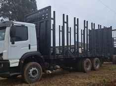 Volkswagen 31-330 E Constel 6×4 2013/2013 CAMINHÕES & CAMIONETAS PASSO FUNDO / Carros no Vale