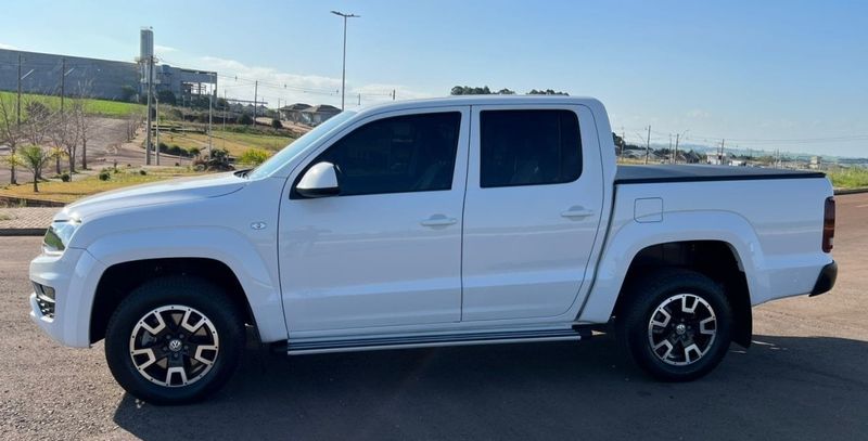 Volkswagen AMAROK 3.0 V6 TDI DIESEL COMFORTLINE CD 4MOTION AUTOMÁTICO 2023/2023 CAMINHÕES & CAMIONETAS PASSO FUNDO / Carros no Vale