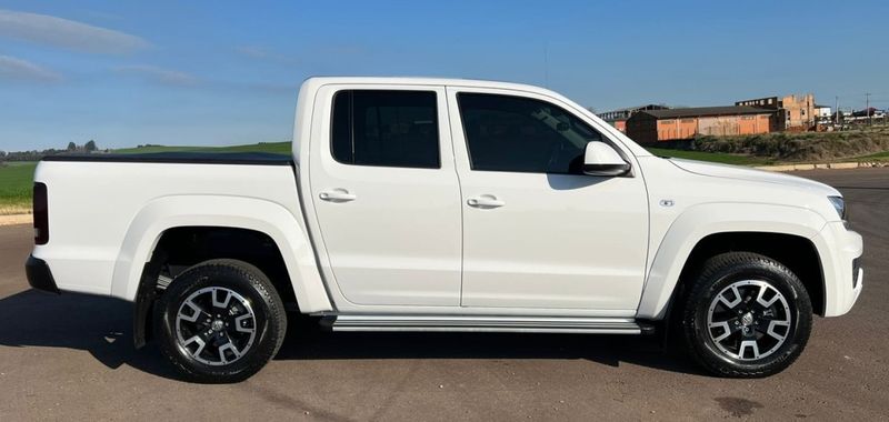 Volkswagen AMAROK 3.0 V6 TDI DIESEL COMFORTLINE CD 4MOTION AUTOMÁTICO 2023/2023 CAMINHÕES & CAMIONETAS PASSO FUNDO / Carros no Vale