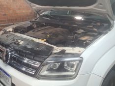 Volkswagen AMAROK 3.0 V6 TDI DIESEL HIGHLINE CD 4MOTION AUTOMÁTICO 2018/2019 CAMINHÕES & CAMIONETAS PASSO FUNDO / Carros no Vale