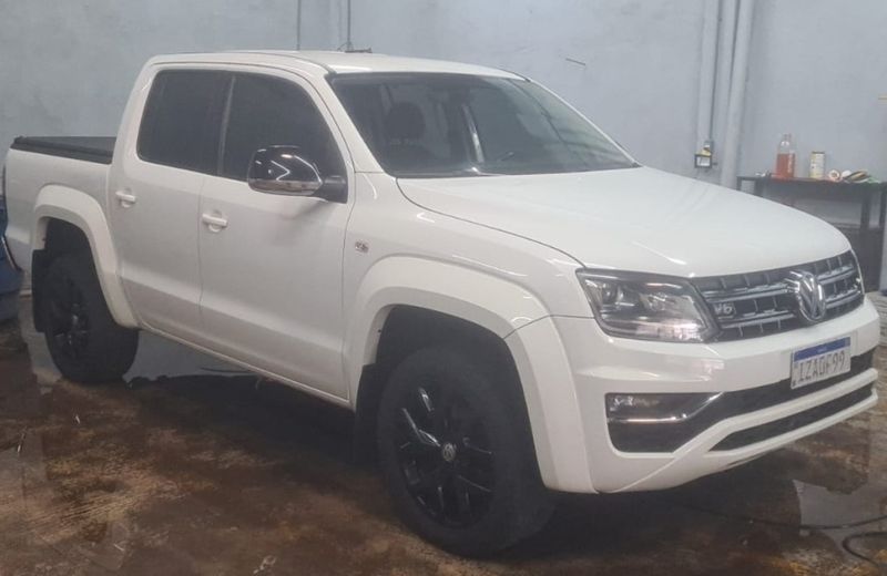 Volkswagen AMAROK 3.0 V6 TDI DIESEL HIGHLINE CD 4MOTION AUTOMÁTICO 2018/2019 CAMINHÕES & CAMIONETAS PASSO FUNDO / Carros no Vale