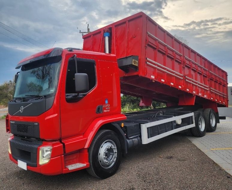 Volvo VM 270 6×2 Caçamba 2020/2021 CAMINHÕES & CAMIONETAS PASSO FUNDO / Carros no Vale